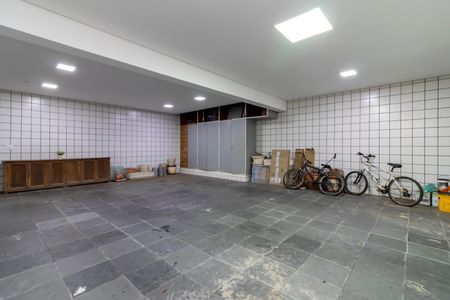 Casa à venda com 432m², 5 quartos e 5 vagas Casa à venda com 432m², 5 quartos e 5 vagasGaragem