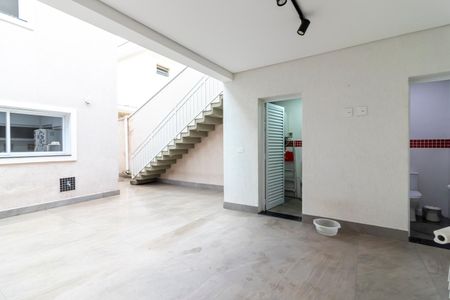 Casa à venda com 432m², 5 quartos e 5 vagas Casa à venda com 432m², 5 quartos e 5 vagasQuintal