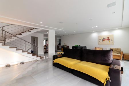 Casa à venda com 432m², 5 quartos e 5 vagas Casa à venda com 432m², 5 quartos e 5 vagasSala de Estar