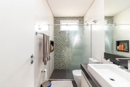 Casa à venda com 432m², 5 quartos e 5 vagas Casa à venda com 432m², 5 quartos e 5 vagasBanheiro