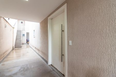 Casa à venda com 432m², 5 quartos e 5 vagas Casa à venda com 432m², 5 quartos e 5 vagasCorredor de Entrada