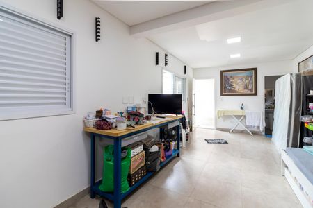 Casa à venda com 432m², 5 quartos e 5 vagas Casa à venda com 432m², 5 quartos e 5 vagasEdícula - Suíte