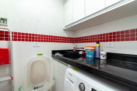 Casa à venda com 432m², 5 quartos e 5 vagas Casa à venda com 432m², 5 quartos e 5 vagasÁrea de Serviço