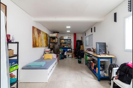 Casa à venda com 432m², 5 quartos e 5 vagas Casa à venda com 432m², 5 quartos e 5 vagasEdícula - Suíte