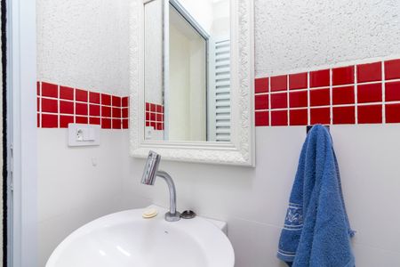 Casa à venda com 432m², 5 quartos e 5 vagas Casa à venda com 432m², 5 quartos e 5 vagasBanheiro de Serviço