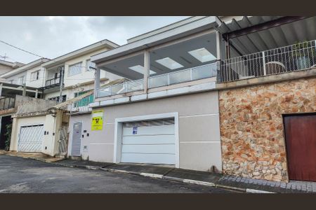 Casa à venda com 432m², 5 quartos e 5 vagas Casa à venda com 432m², 5 quartos e 5 vagasFachada