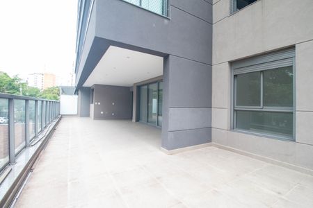 Apartamento à venda com 236m², 4 quartos e 3 vagasVaranda