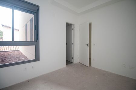 Apartamento à venda com 236m², 4 quartos e 3 vagasQuarto 