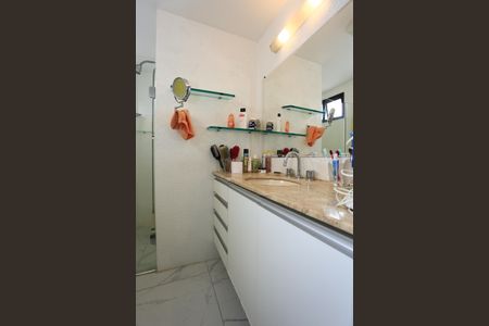 Apartamento à venda com 123m², 3 quartos e 3 vagas Apartamento à venda com 123m², 3 quartos e 3 vagasBanheiro da Suíte