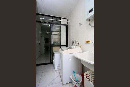 Apartamento à venda com 123m², 3 quartos e 3 vagas Apartamento à venda com 123m², 3 quartos e 3 vagasÁrea de Serviço