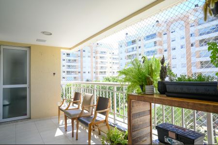 Apartamento à venda com 110m², 3 quartos e 3 vagasVaranda