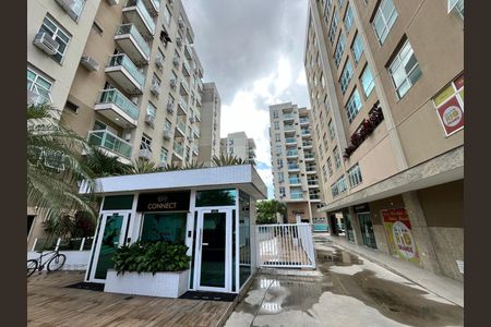 Apartamento à venda com 70m², 2 quartos e 1 vagaFachada e portaria