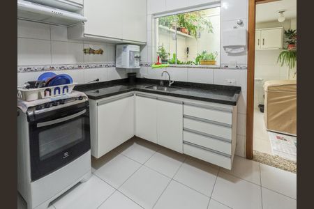 Casa de condomínio à venda com 103m², 2 quartos e 2 vagas Casa de condomínio à venda com 103m², 2 quartos e 2 vagasCozinha