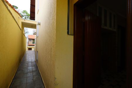 Casa à venda com 202m², 3 quartos e 4 vagasCorredor externo