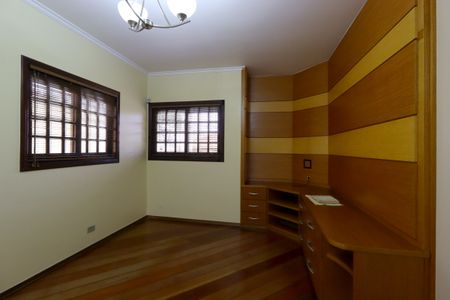 Casa à venda com 202m², 3 quartos e 4 vagasSala