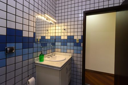 Casa à venda com 202m², 3 quartos e 4 vagasBanheiro da Suíte