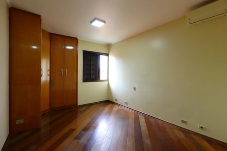 Casa à venda com 202m², 3 quartos e 4 vagasSuíte