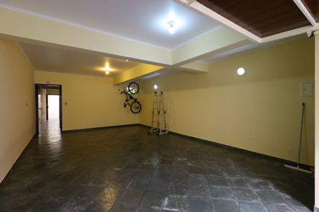 Casa à venda com 202m², 3 quartos e 4 vagasGaragem