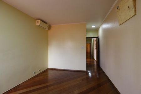 Casa à venda com 202m², 3 quartos e 4 vagasSuíte