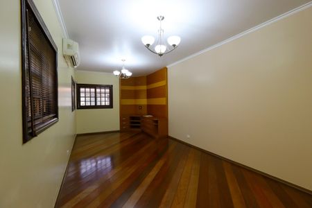 Casa à venda com 202m², 3 quartos e 4 vagasSala