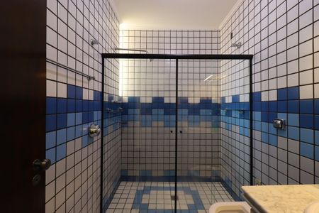 Casa à venda com 202m², 3 quartos e 4 vagasBanheiro da Suíte