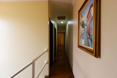 Casa à venda com 202m², 3 quartos e 4 vagasCorredor piso superior