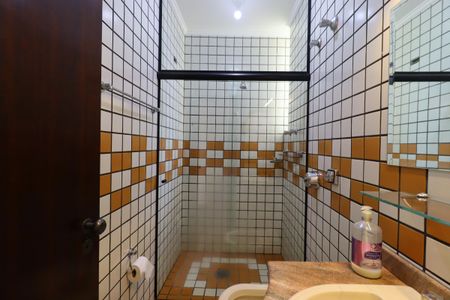 Casa à venda com 202m², 3 quartos e 4 vagasBanheiro da Suíte