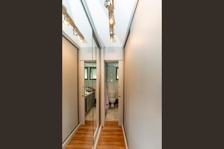 Apartamento à venda com 157m², 3 quartos e 2 vagas Apartamento à venda com 157m², 3 quartos e 2 vagasCloset do Quarto 1