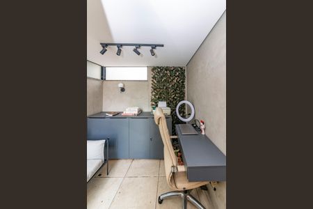 Apartamento à venda com 157m², 3 quartos e 2 vagas Apartamento à venda com 157m², 3 quartos e 2 vagasEscritório