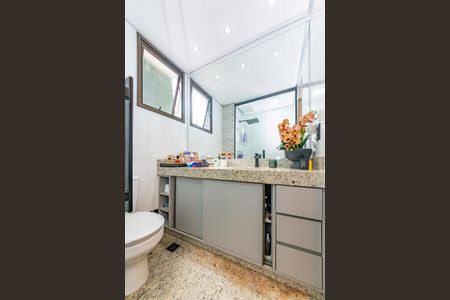 Apartamento à venda com 157m², 3 quartos e 2 vagas Apartamento à venda com 157m², 3 quartos e 2 vagasBanheiro do Quarto 1