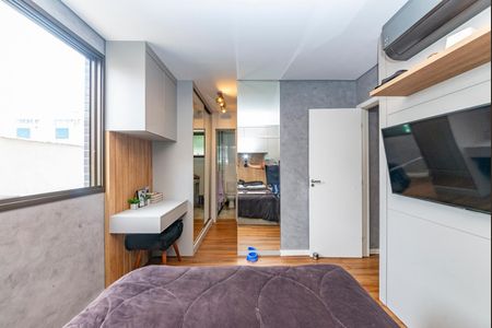 Apartamento à venda com 157m², 3 quartos e 2 vagas Apartamento à venda com 157m², 3 quartos e 2 vagasQuarto 1