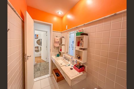 Casa à venda com 300m², 5 quartos e 1 vagaBanheiro 2