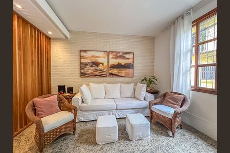 Casa à venda com 300m², 5 quartos e 1 vagaSala 