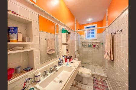 Casa à venda com 300m², 5 quartos e 1 vagaBanheiro 2