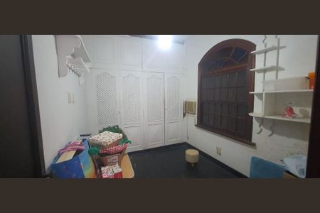 Casa à venda com 5 quartos, 246m² em São Lourenço, Niterói