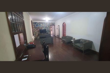 Casa à venda com 5 quartos, 246m² em São Lourenço, Niterói