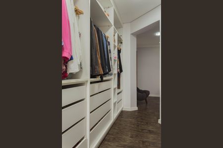 Casa à venda com 399m², 4 quartos e 6 vagasCloset da Suíte 4