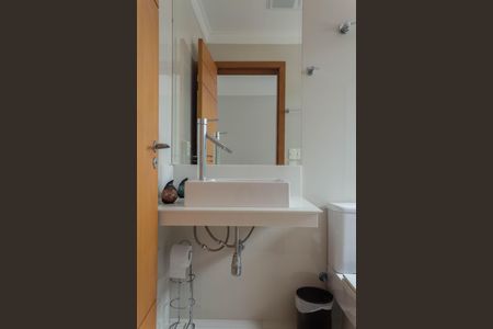 Casa à venda com 399m², 4 quartos e 6 vagasBanheiro da Suíte 2