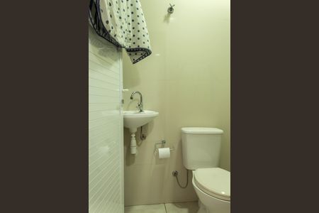 Casa à venda com 399m², 4 quartos e 6 vagasBanheiro de Serviço