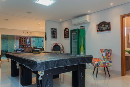 Casa à venda com 399m², 4 quartos e 6 vagasSala de Jogos