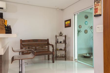 Casa à venda com 399m², 4 quartos e 6 vagasSala