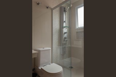 Casa à venda com 399m², 4 quartos e 6 vagasBanheiro da Suíte 2