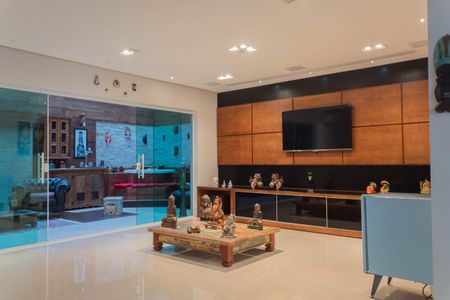 Casa à venda com 399m², 4 quartos e 6 vagasSala de TV
