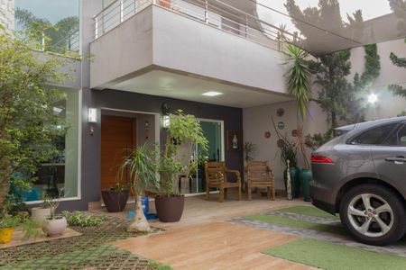 Casa à venda com 399m², 4 quartos e 6 vagasJardim / Entrada