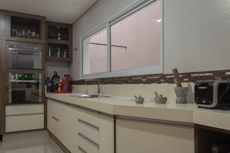 Casa à venda com 399m², 4 quartos e 6 vagasCozinha