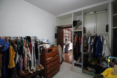 Casa à venda com 500m², 4 quartos e 4 vagasSuíte 3 - Closet