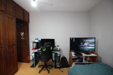 Casa à venda com 500m², 4 quartos e 4 vagasSuíte 2