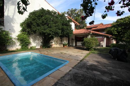 Casa à venda com 500m², 4 quartos e 4 vagasÁrea Externa