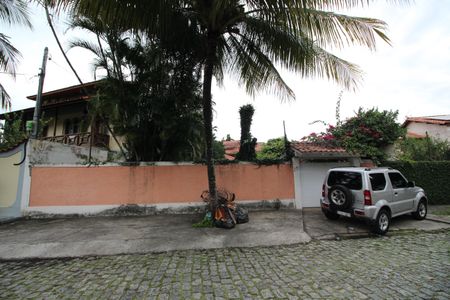 Casa à venda com 500m², 4 quartos e 4 vagasFachada