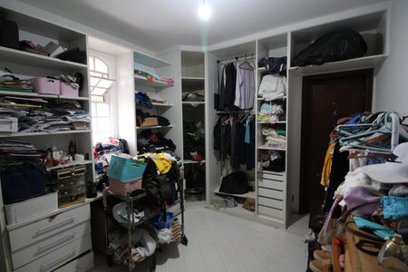 Casa à venda com 500m², 4 quartos e 4 vagasSuíte 3 - Closet
